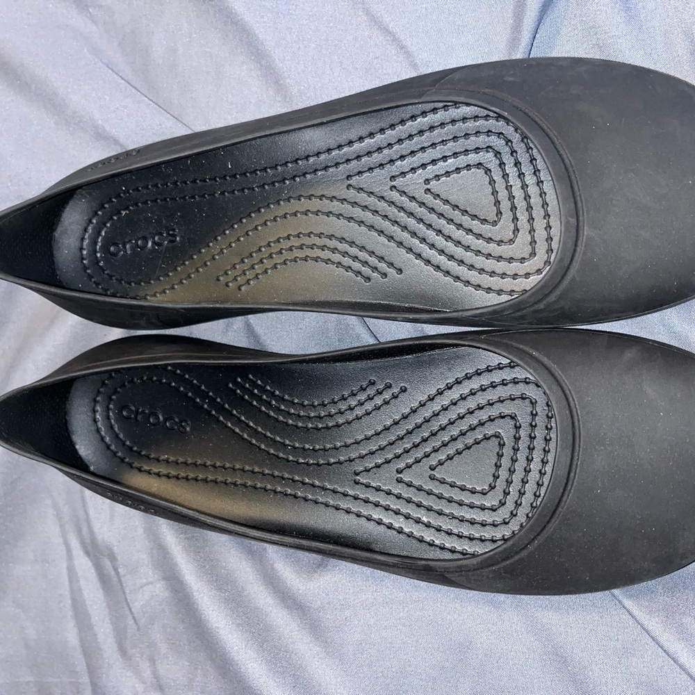 CROCS Women's Sleek Black Loafers
